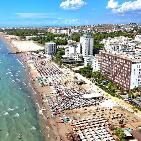 Bright Beachside 1-bedroom