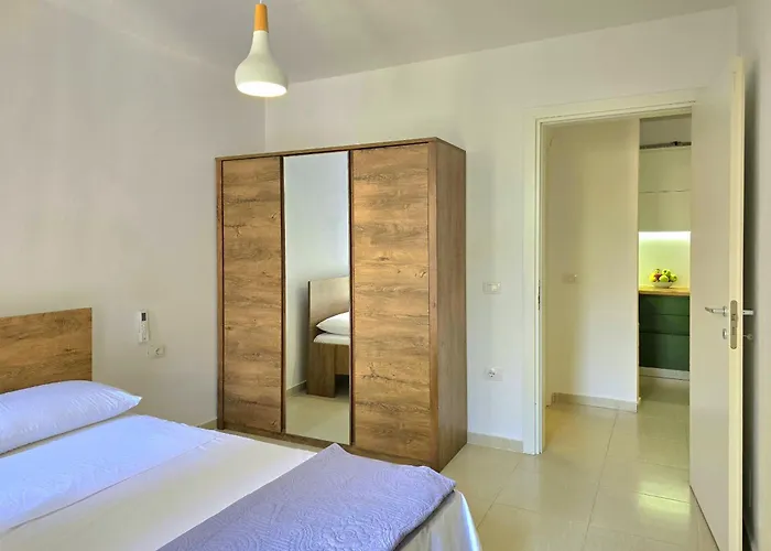 Bright Beachside 1-bedroom Apartmán *