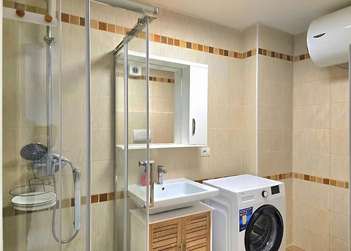 Bright Beachside 1-bedroom *