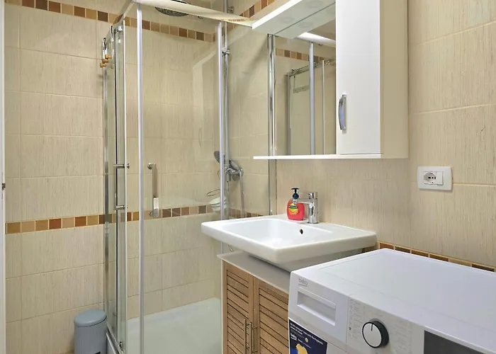 Bright Beachside 1-bedroom Durrës