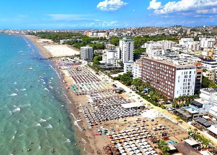 Bright Beachside 1-bedroom